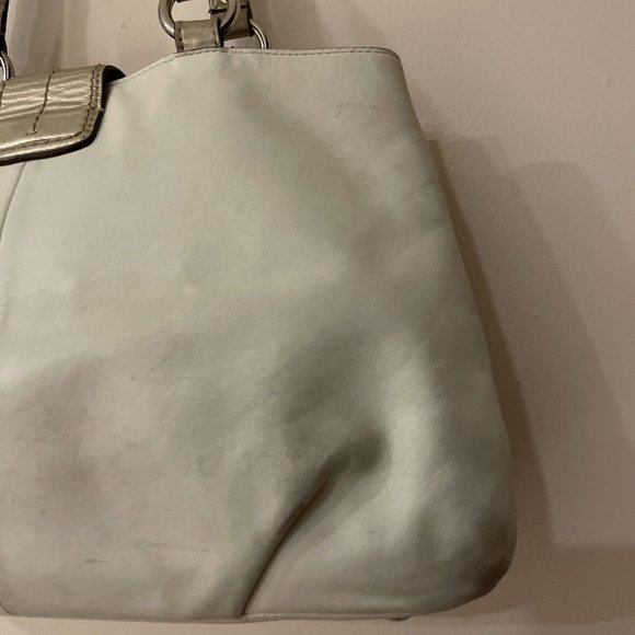 Coach F18751 Soho East West Ivory & Gold  Shoulder Hand Bag Purse Buckle Charm - Picture 8 of 16